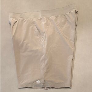 ALO Yoga Men's Beige Athletic Shorts 9” length Linerless